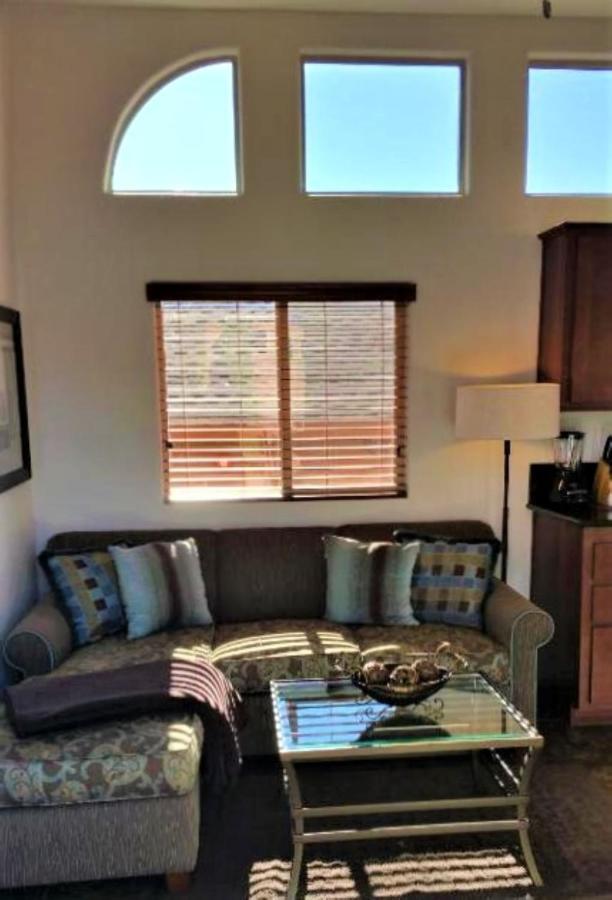 Sedona Pines Resort Εξωτερικό φωτογραφία Wood blinds