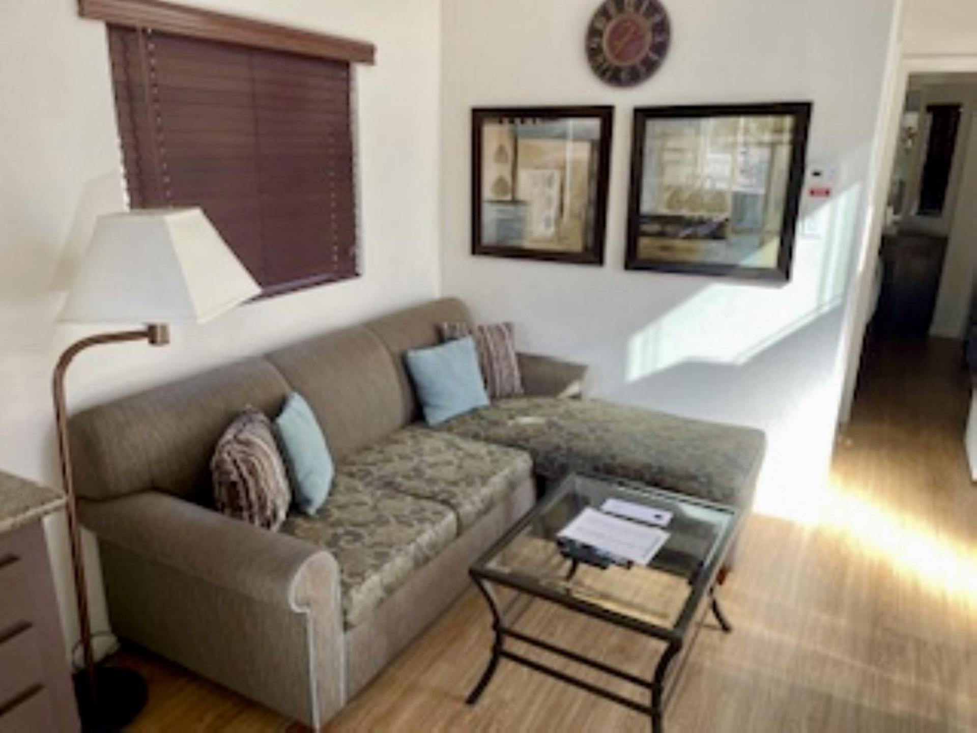 Sedona Pines Resort Εξωτερικό φωτογραφία Living room of a typical mobile home